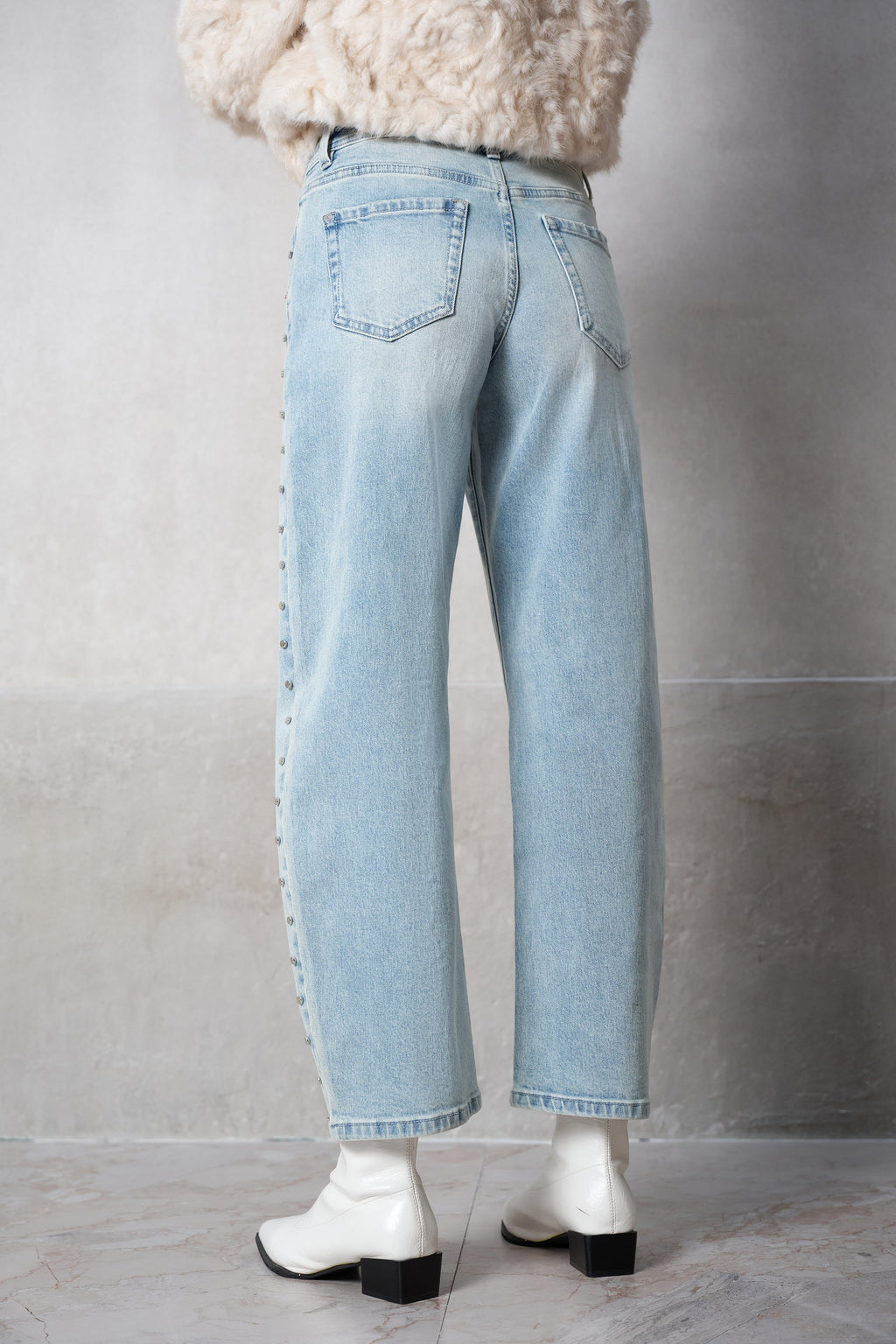 Mid Rise Ankle Studded Barrel Leg Jeans