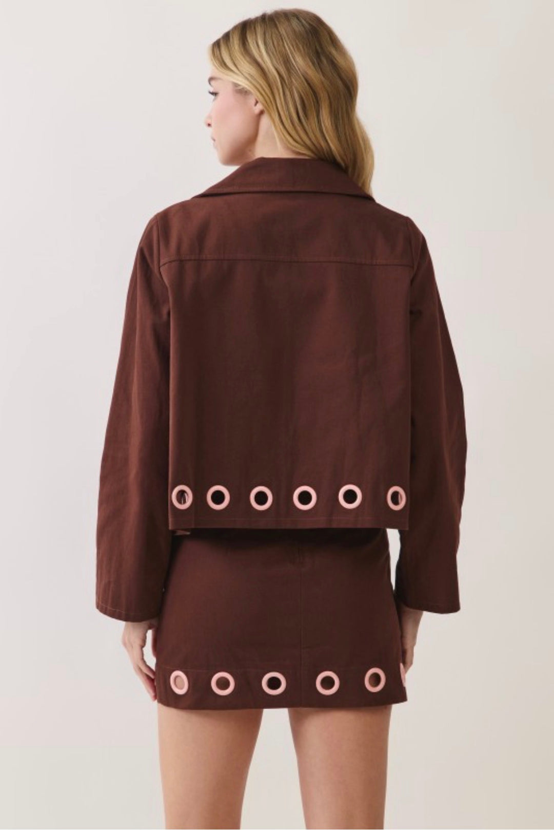 CHOCOLATE GROMMET DETAIL BACK ZIPPER MINI SKIRT