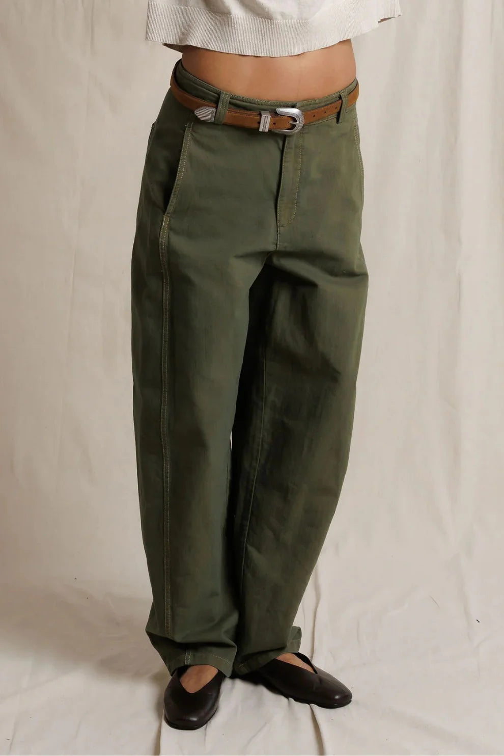 Akira sateen slub baby barrel pant