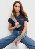 THE CROPPED LOGO TEE - Navy Gardenia