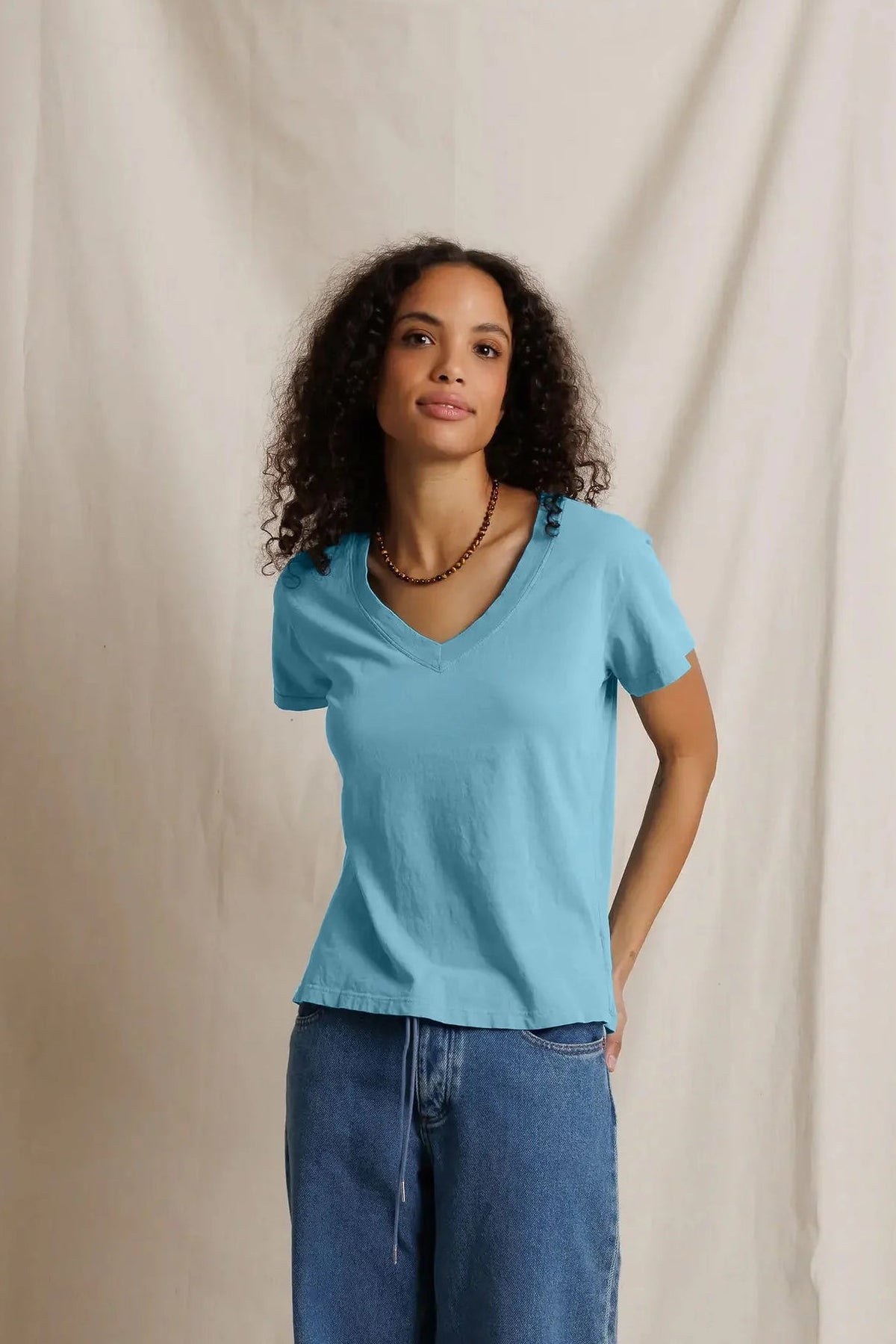 Henndrix cotton boxy v neck tee - Milky Blue