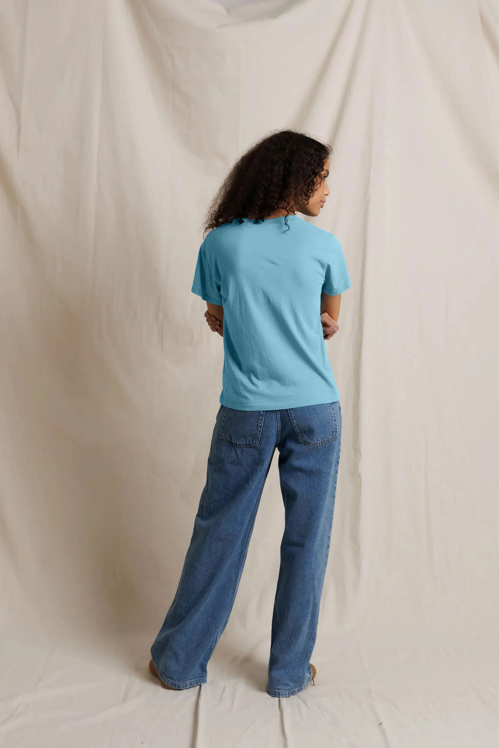 Henndrix cotton boxy v neck tee - Milky Blue